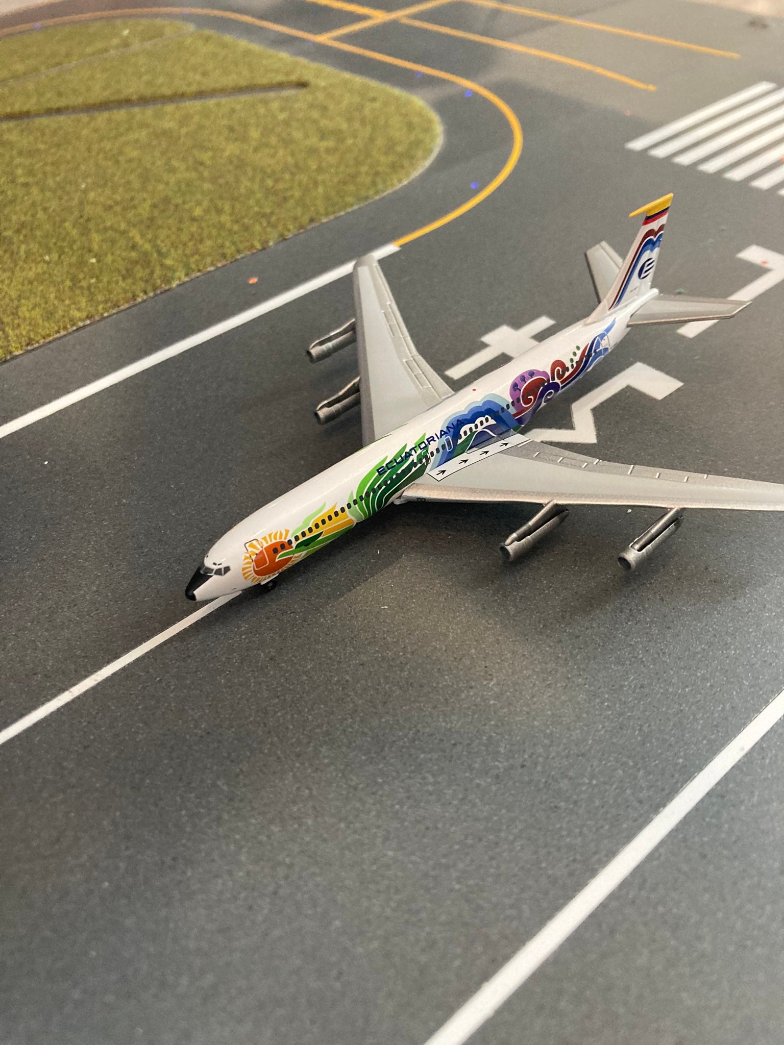 Herpa Wings B707-300 エクアトリアナ航空/ECUATORIANA Pajaro del Sol