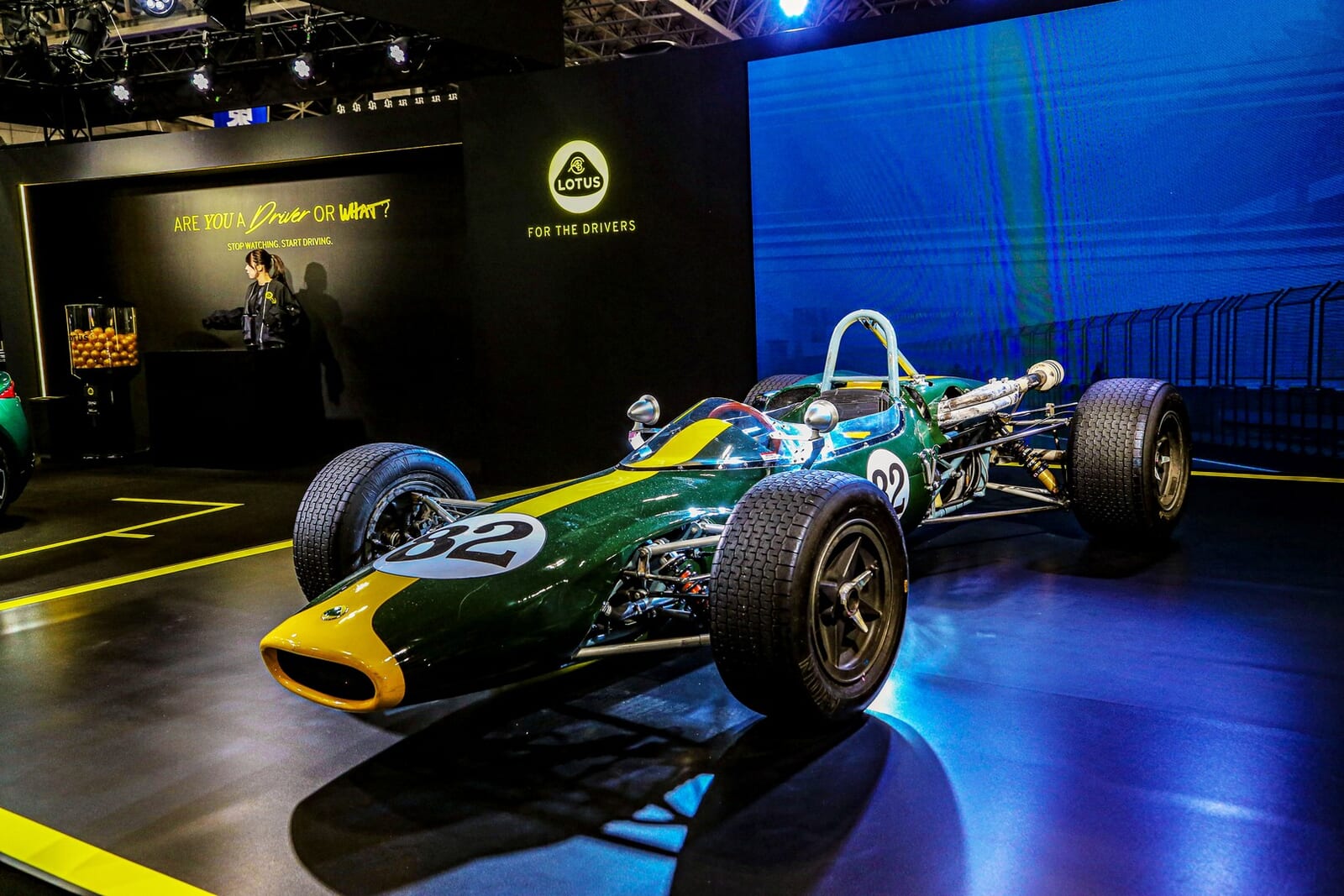 TAS 2026】ロータス：運転席だけが赤い理由。2,359.5万円の「エミーラ