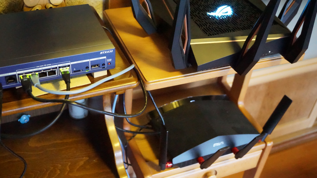 YAMAHAルーターに市販の無線LANルーターをつなげてWifi環境にする