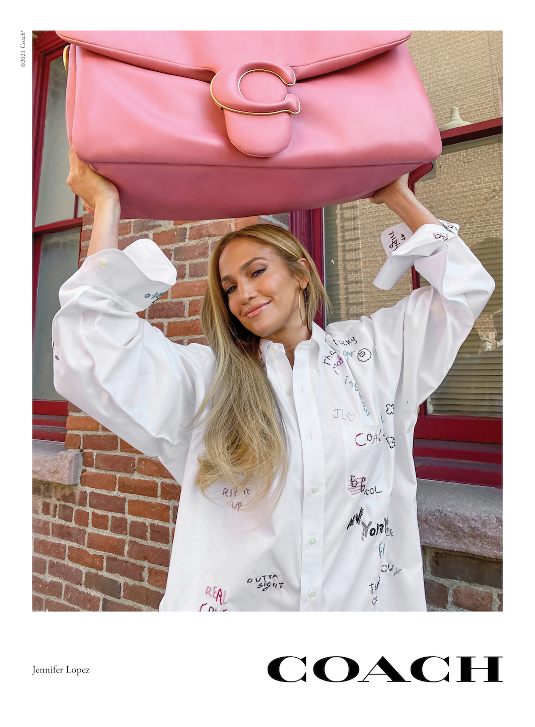 コーチ(COACH)からまるで枕のようなバッグ「Pillow Tabby(ピロータビー