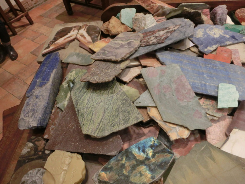 フィレンツェ・モザイク「Scarpelli」、伝統工芸を今に伝える希少な