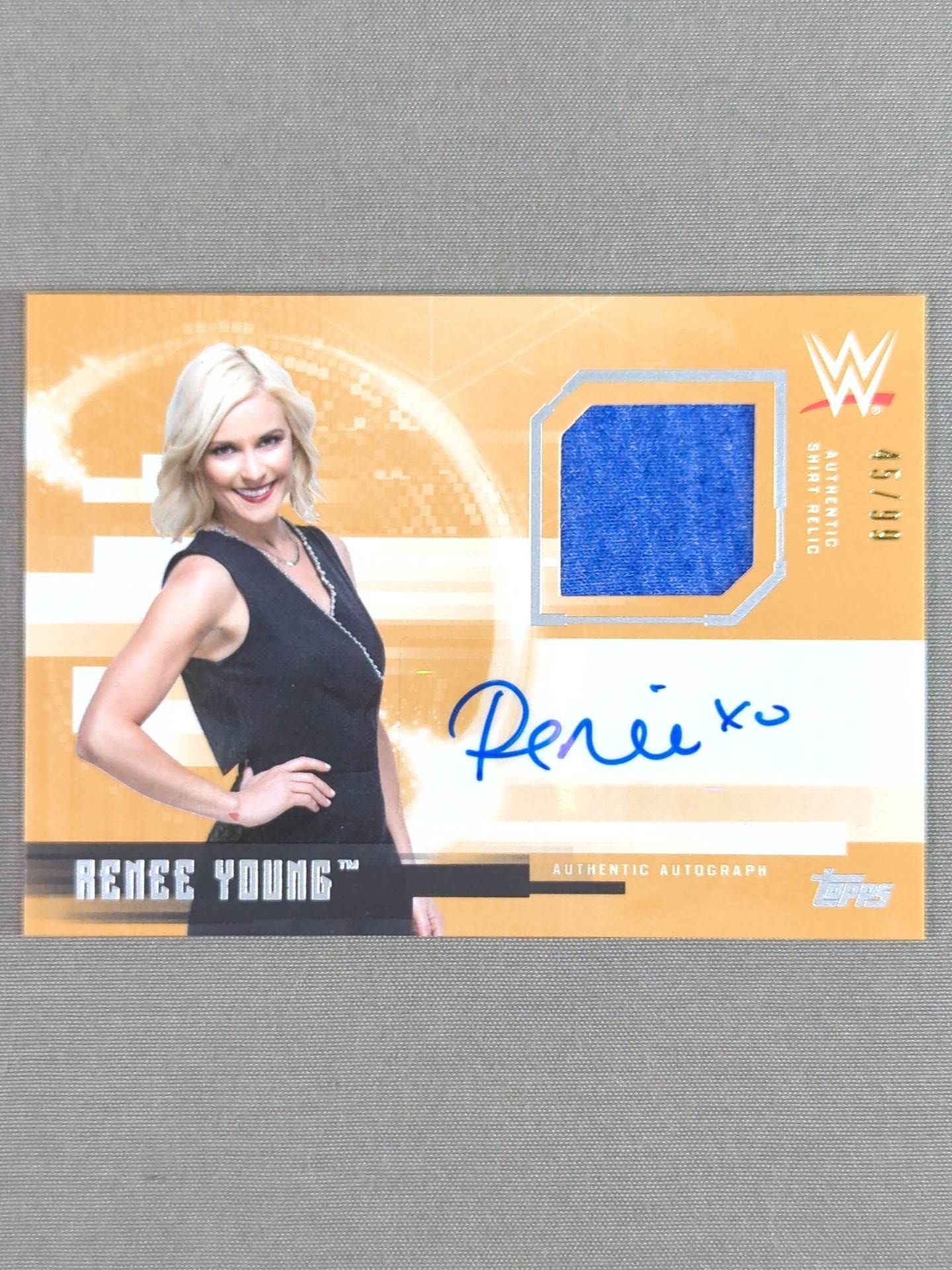 2017 WWE topps ルネ・ヤング 公式サイン&レリックカード – 闘道館