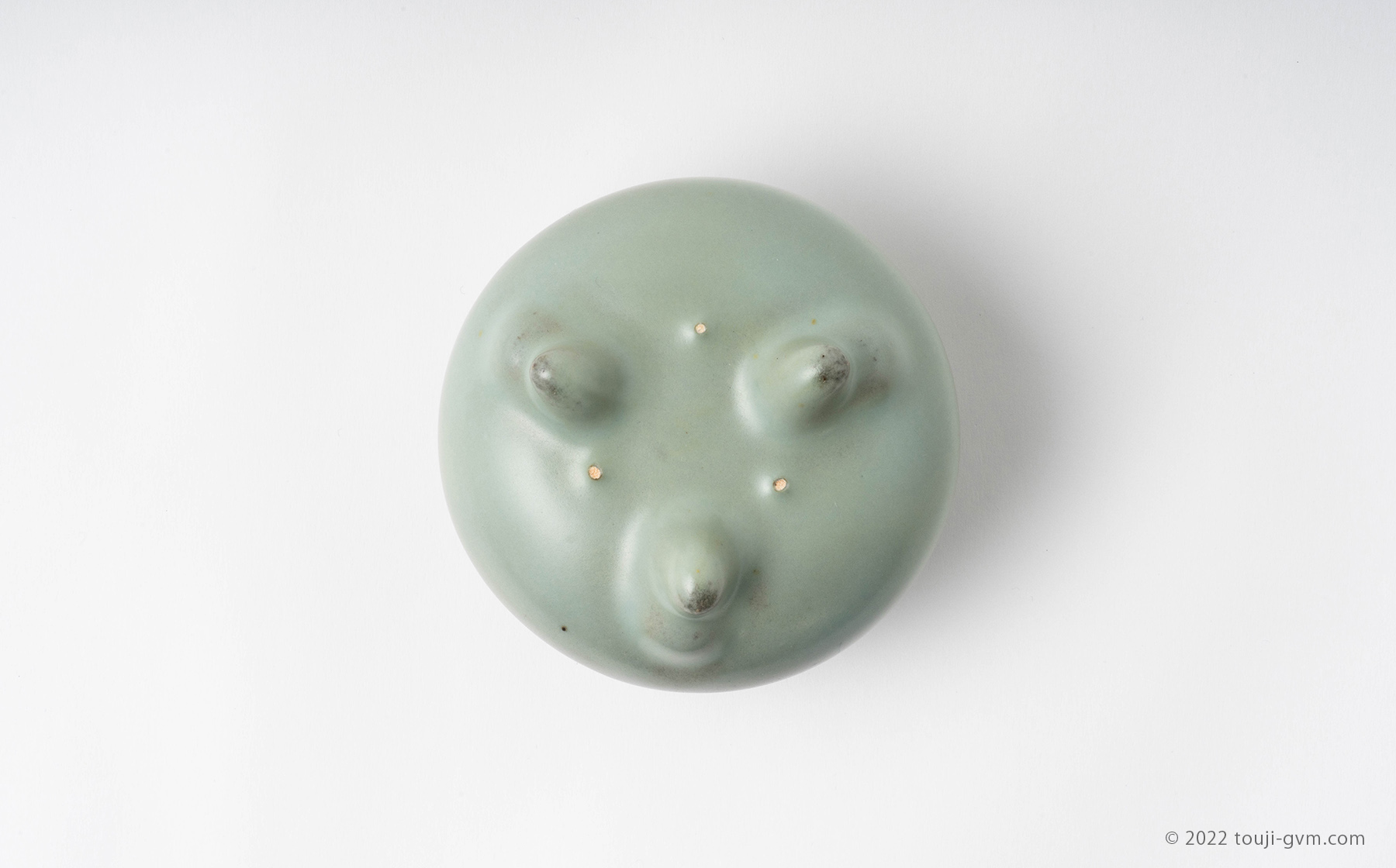 鈞窯 月白釉三足香炉 – Jun ware Censer | 陶磁オンライン美術館ー