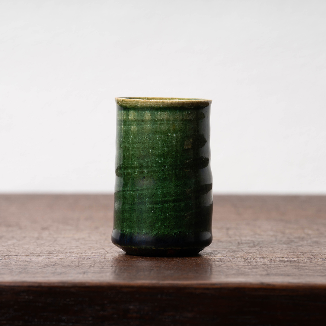 織部焼（おりべやき）とは｜古田織部が創始した緑釉陶磁器の歴史や特徴