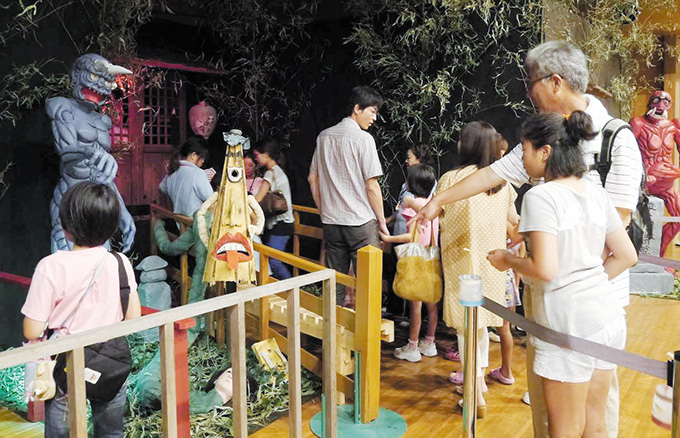 群馬県太田市のぐんまこどもの国で、真夏に涼を運ぶ本格的なお化け屋敷