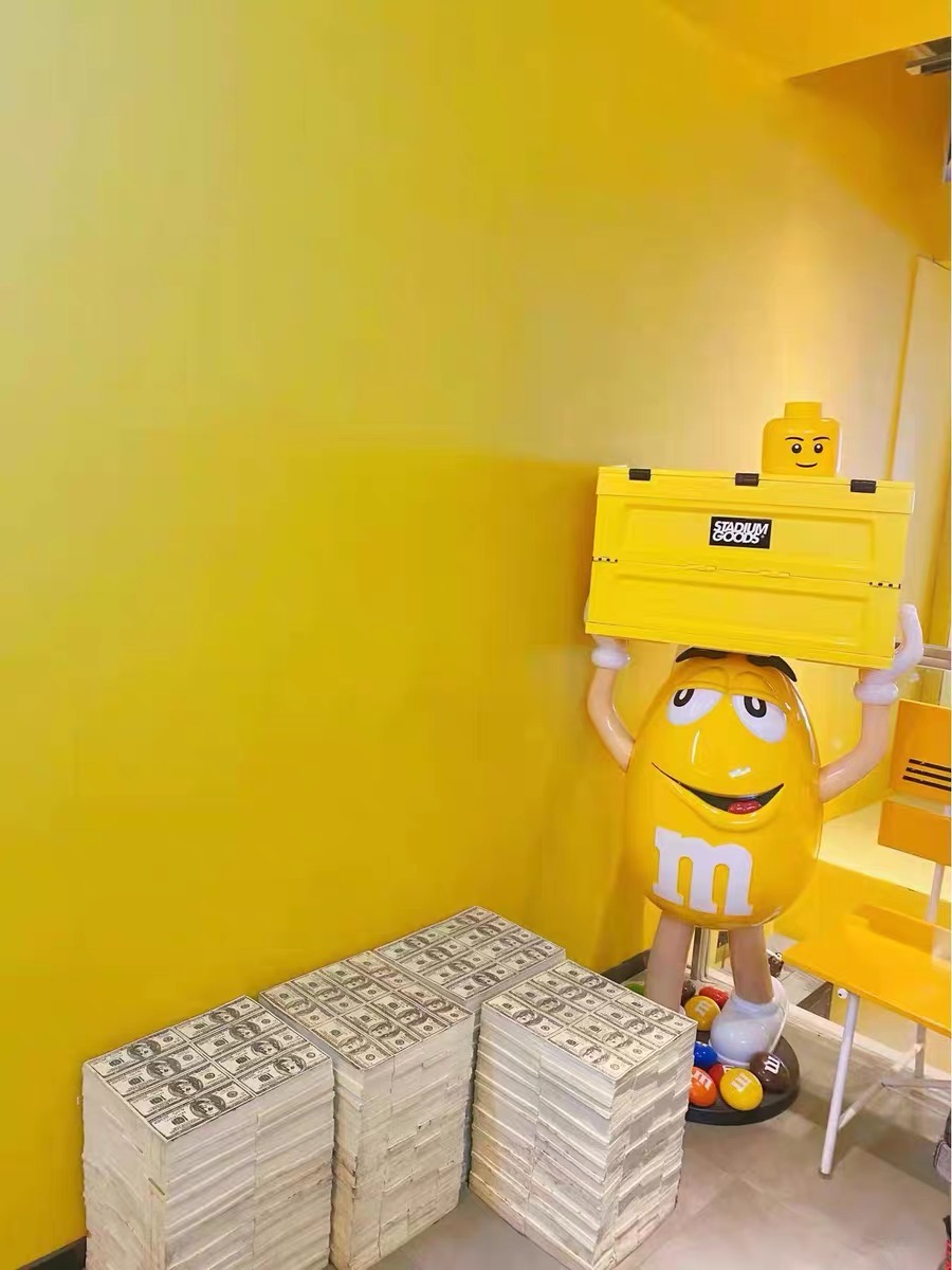 Toy・Cargo| m&m's Store Display Figure – Yellow | Toy・Cargo