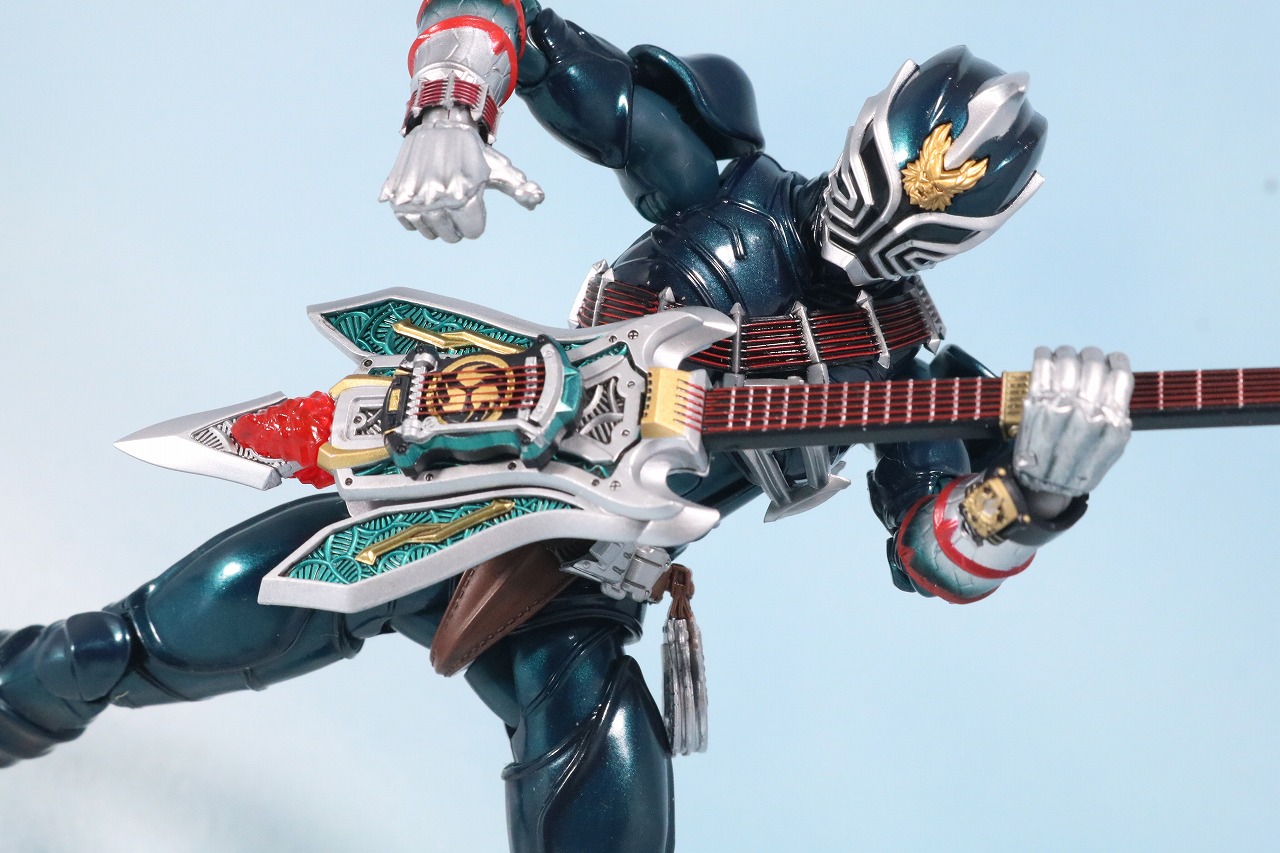 S.H.フィギュアーツ 仮面ライダー轟鬼 真骨彫製法 レビュー | トイハコ