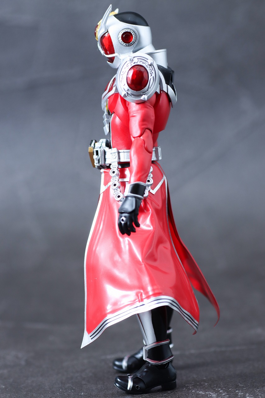 S.H.フィギュアーツ 仮面ライダーウィザード フレイムドラゴン／オール