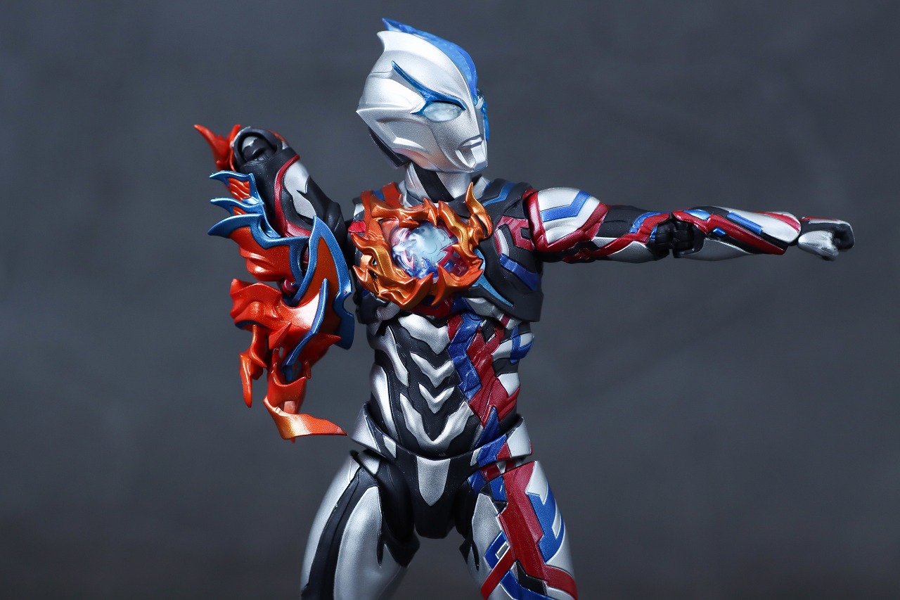 S.H.フィギュアーツ ウルトラマンブレーザー ファードランアーマー