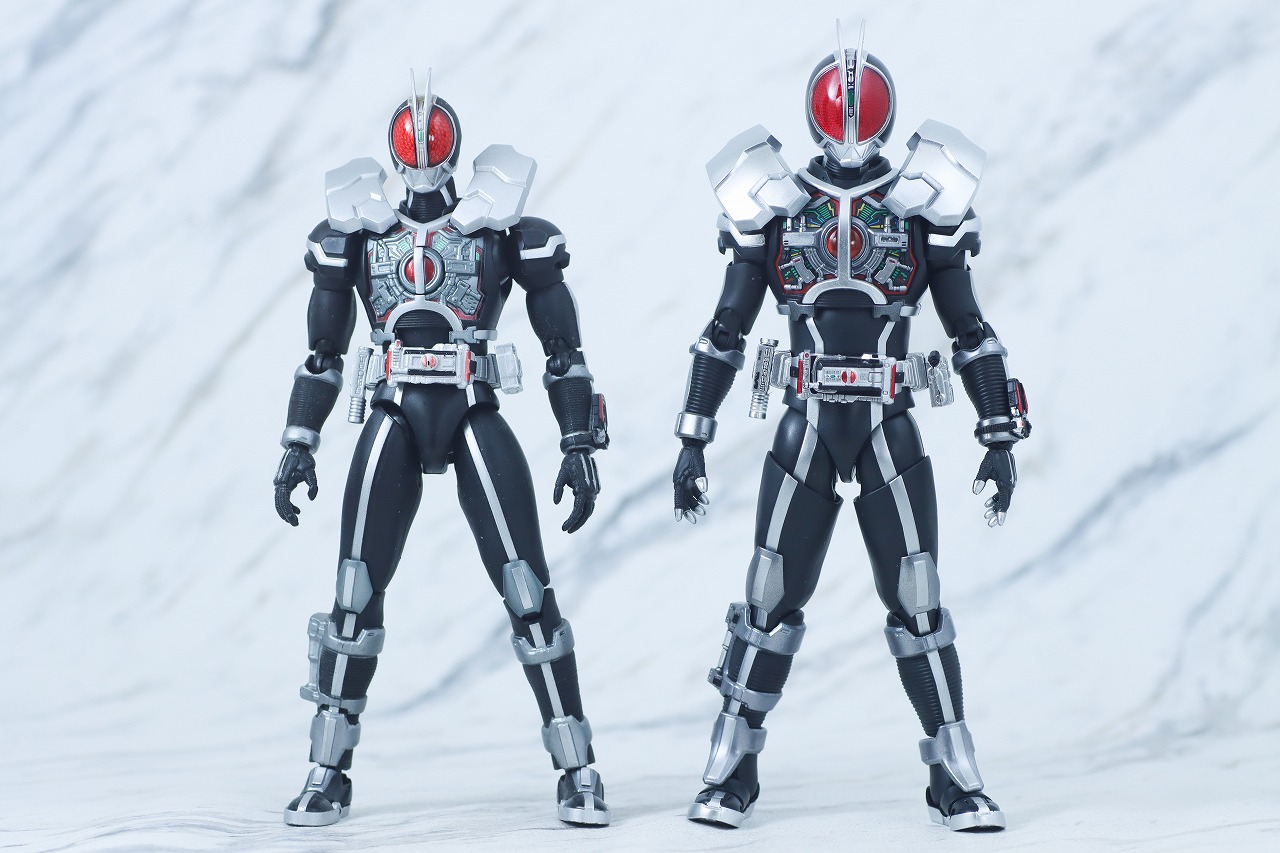 S.H.フィギュアーツ 真骨彫製法 仮面ライダーファイズ アクセル
