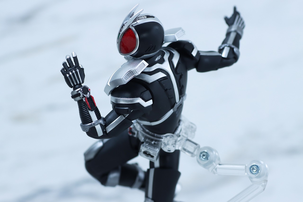 S.H.フィギュアーツ 真骨彫製法 仮面ライダーファイズ アクセル
