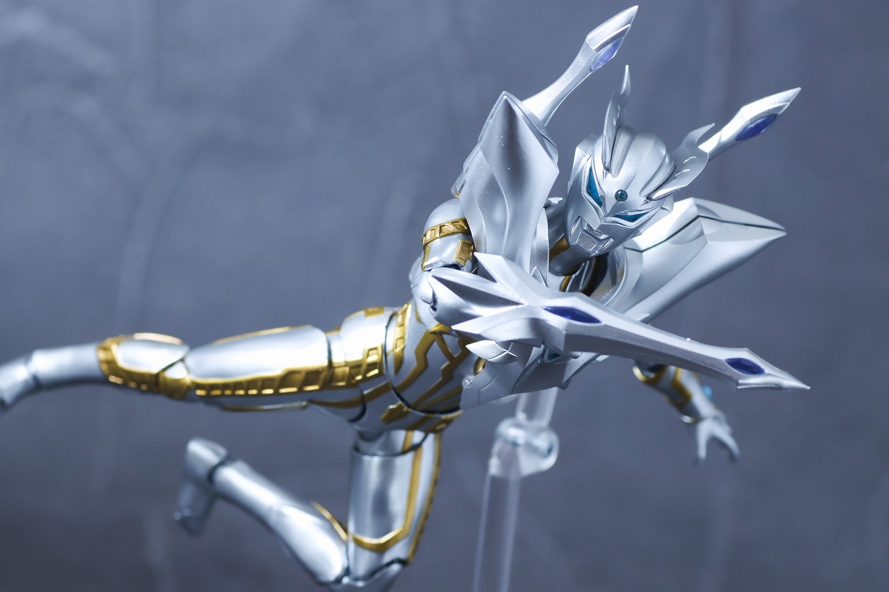 S.H.フィギュアーツ ウルティメイトシャイニングウルトラマンゼロ