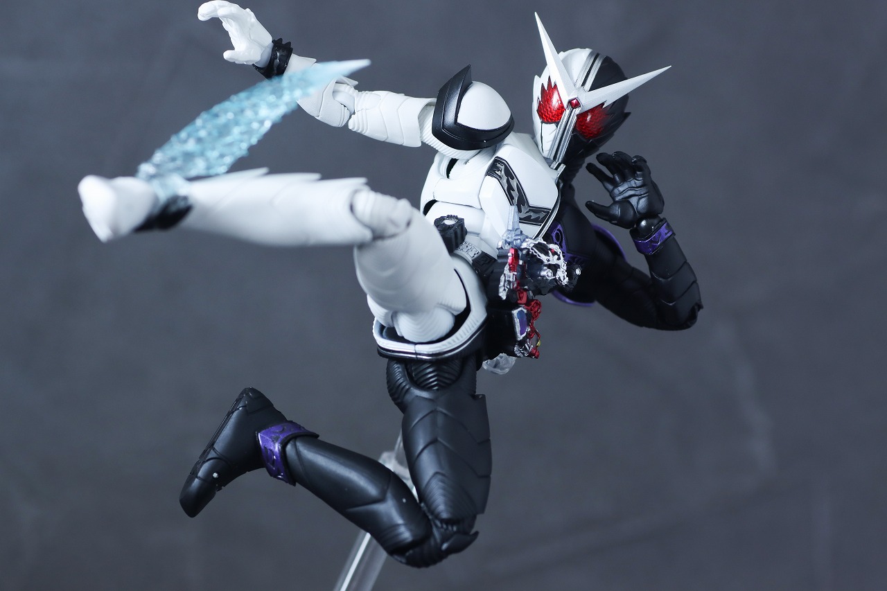 S.H.フィギュアーツ 仮面ライダーW サイクロンジョーカー 真骨彫製法