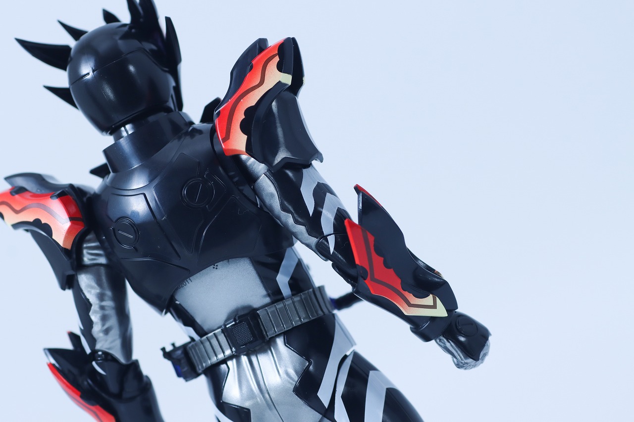 S.H.フィギュアーツ 仮面ライダービターガヴ スパーキングミフォーム