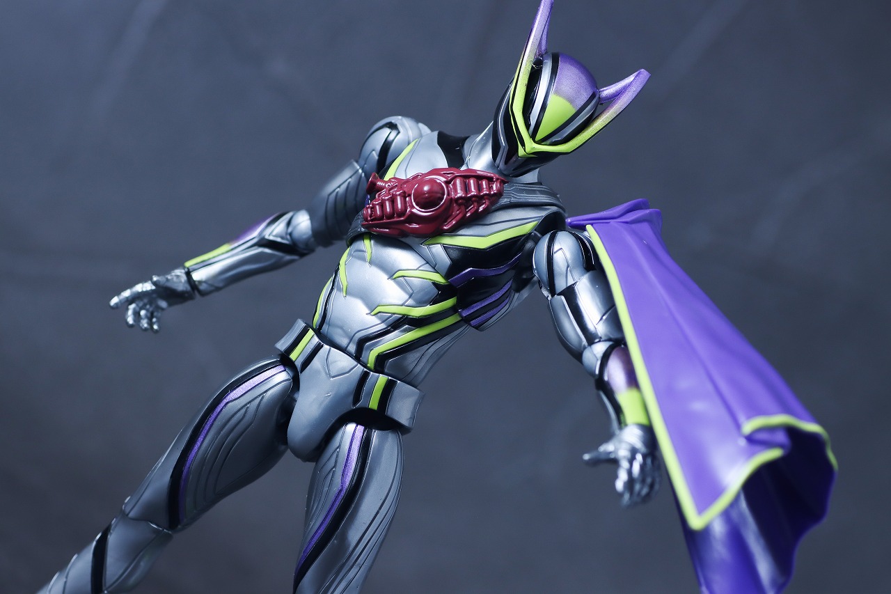 S.H.フィギュアーツ 仮面ライダーゲンム ゴッドマキシマムゲーマー