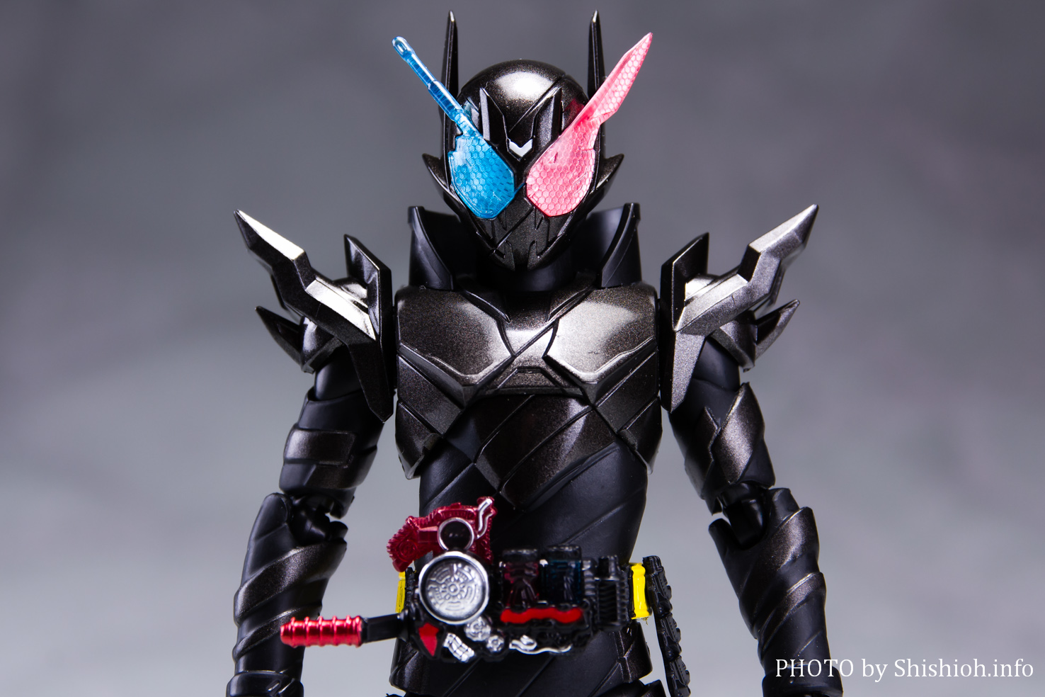 レビュー】 S.H.Figuarts 仮面ライダービルド ラビットタンクハザード