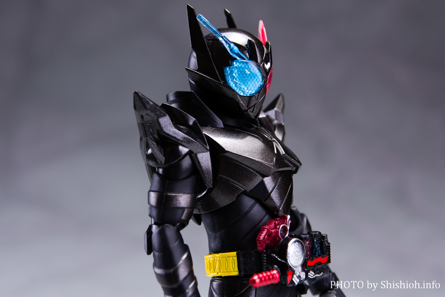 レビュー】 S.H.Figuarts 仮面ライダービルド ラビットタンクハザード