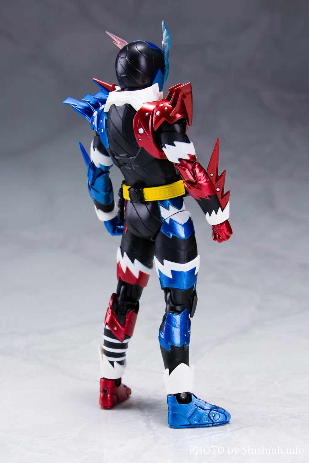 レビュー】S.H.Figuarts 仮面ライダービルド ラビットタンク