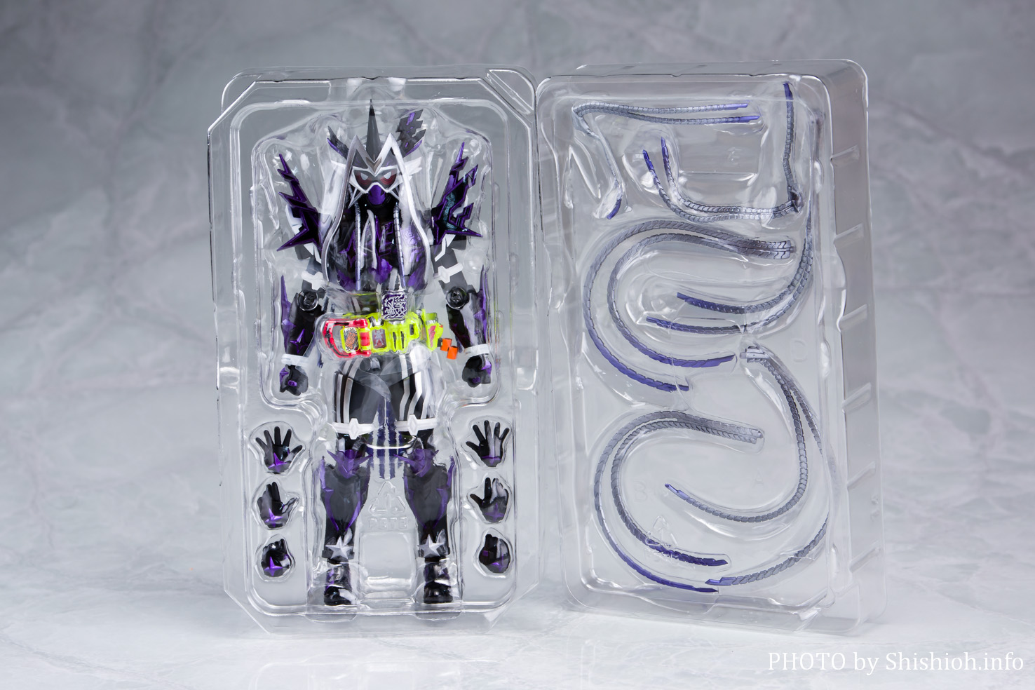 レビュー】S.H.Figuarts 仮面ライダーゲンム 無双ゲーマー