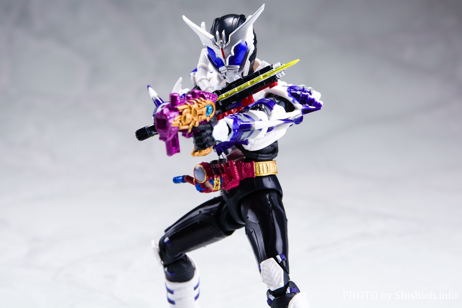 レビュー】 S.H.Figuarts 仮面ライダーマッドローグ