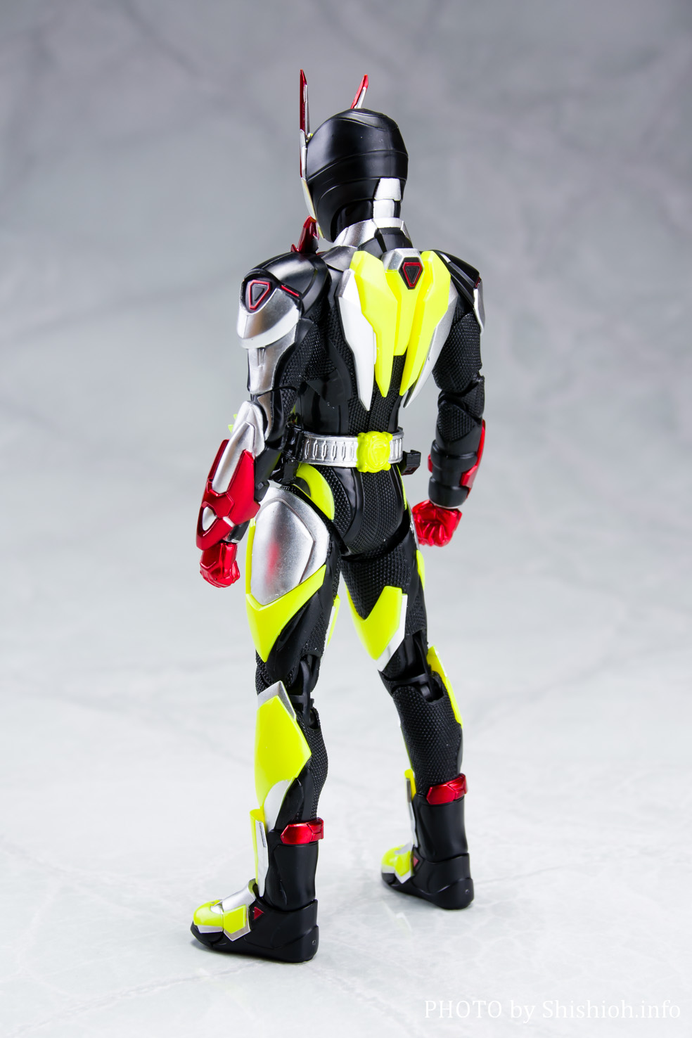 レビュー】S.H.Figuarts 仮面ライダーゼロツー (イズVer.)