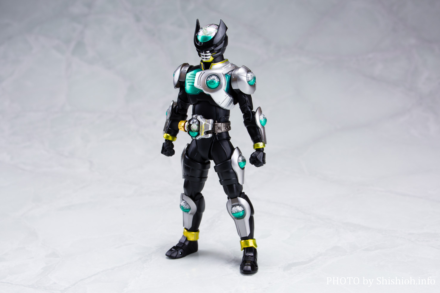 レビュー】S.H.Figuarts（真骨彫製法） 仮面ライダーバース