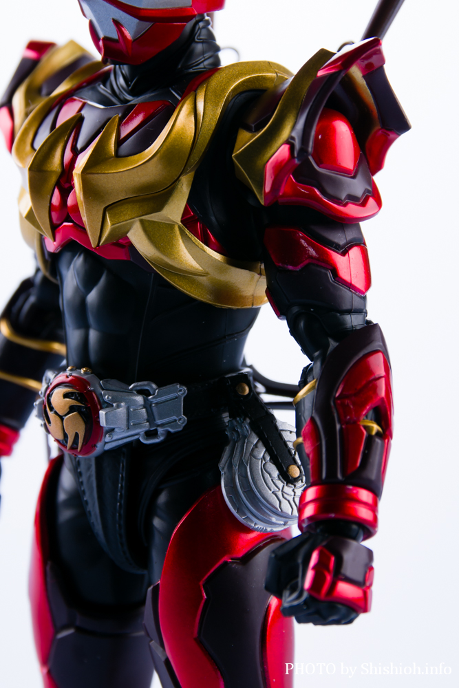 レビュー】S.H.Figuarts（真骨彫製法） 仮面ライダー装甲響鬼