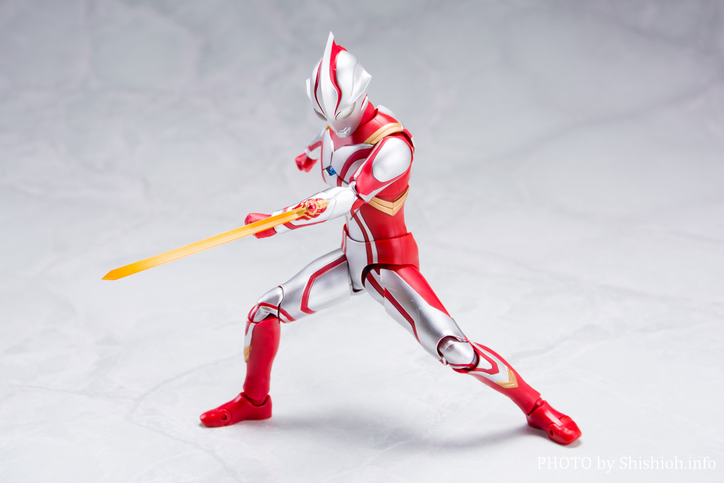 レビュー】S.H.Figuarts(エス.エイチ.フィギュアーツ) ウルトラマン