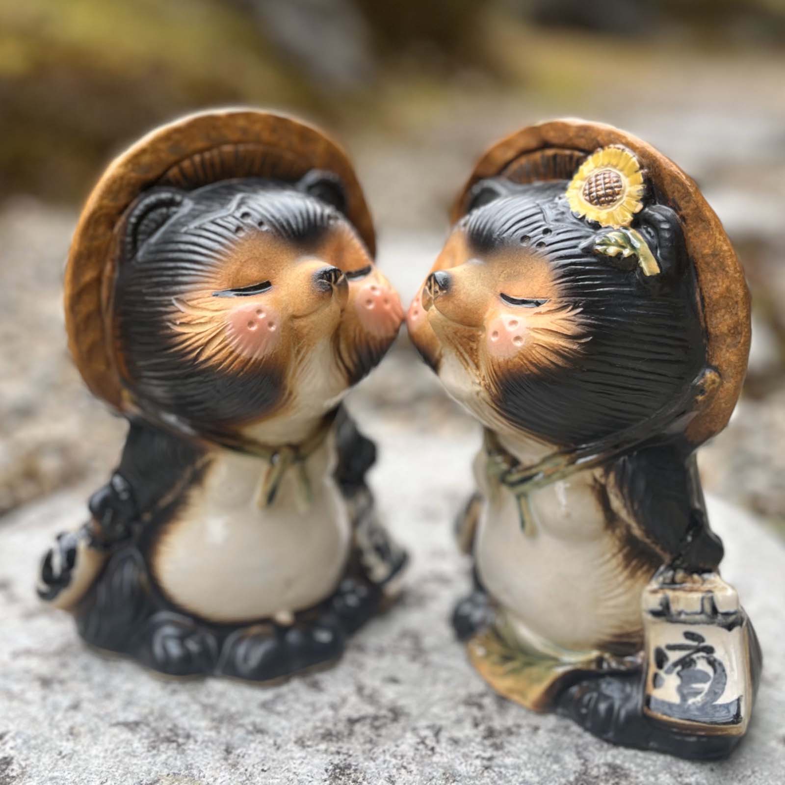 楽天市場】キス狸(オス・メス） たぬき かわいい 置物 陶器 信楽焼