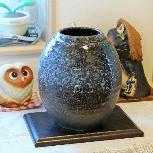 楽天市場】信楽焼 花瓶 青 斑点 なつめ 7号 陶器 おしゃれ 花入 北欧