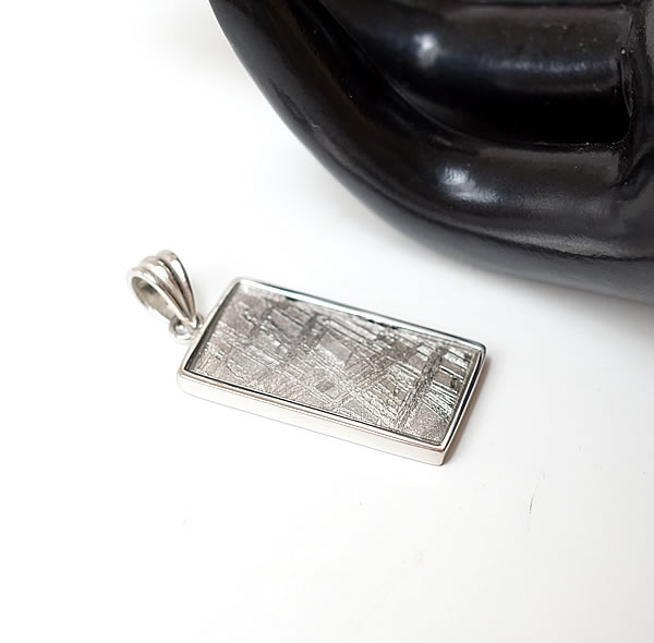 楽天市場】メテオライト ギベオン隕石 スクエア ペンダント ネックレス