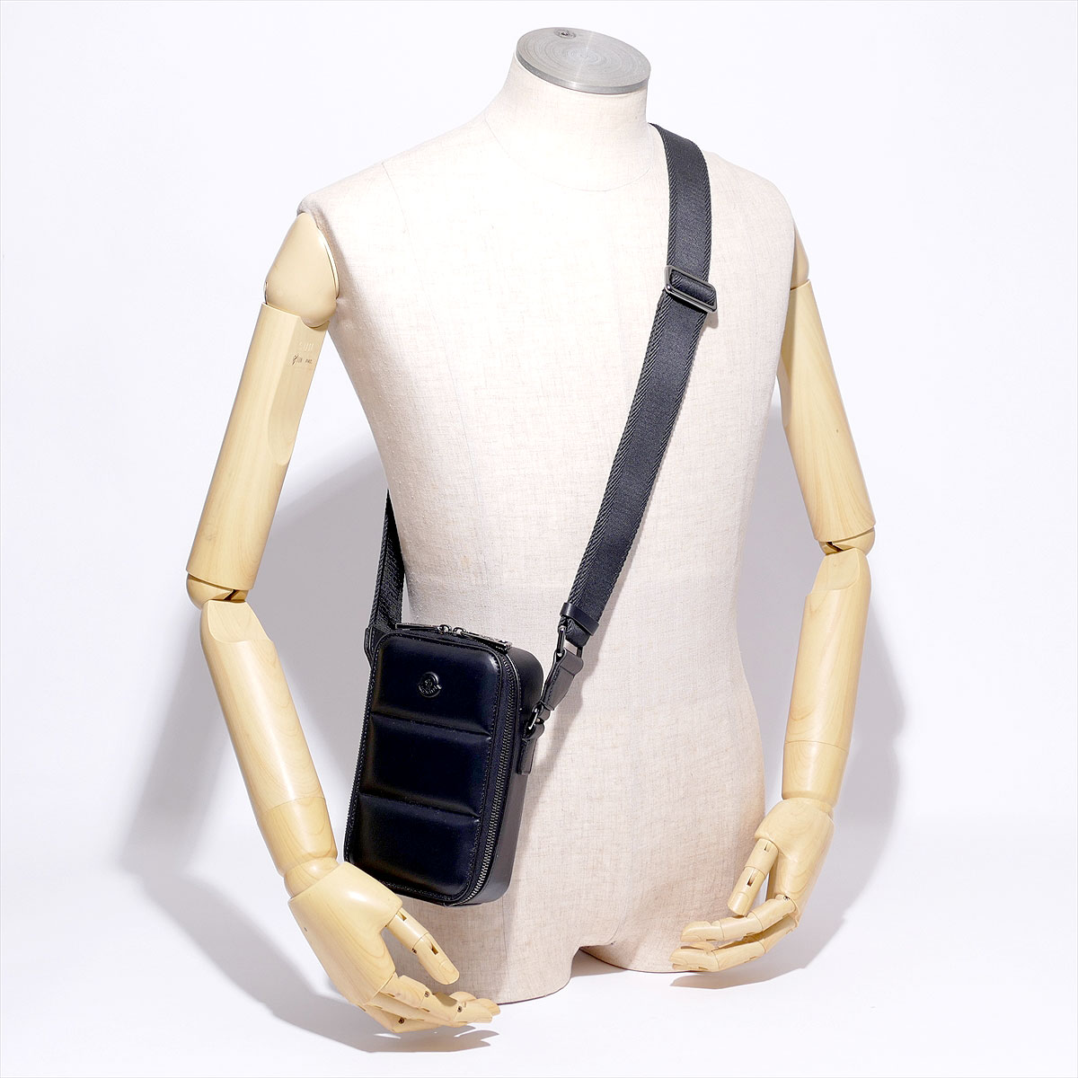 楽天市場】モンクレール 本革クロスボディバッグ 5L00002 999ブラック