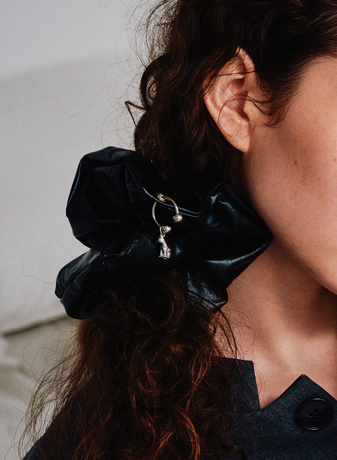 楽天市場】heyep(ヘイップ)/Cat Charm Faux Leather Scrunchie