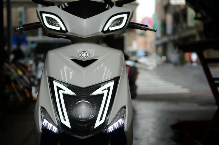 楽天市場】GAMMAS デイライト LED フラッシャーセット ライトスモーク