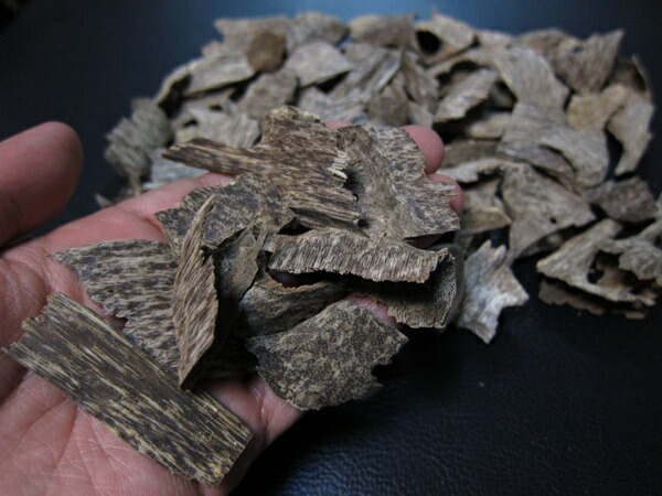 楽天市場】台湾輸出用ベトナム産最高級栽培沈香 100g量り売り 沈水香木