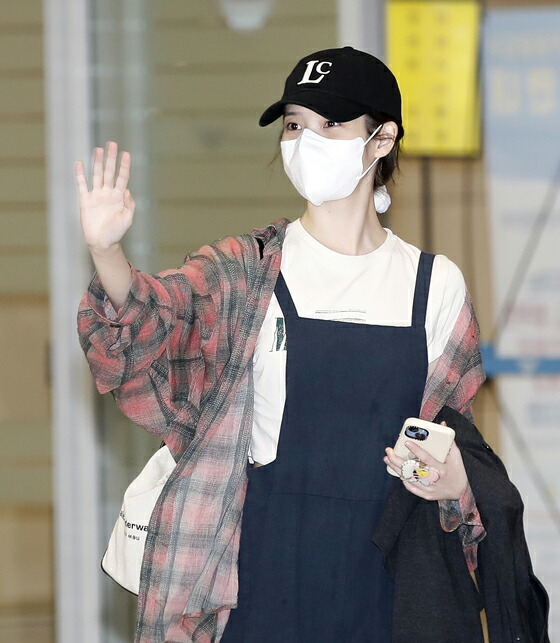 楽天市場】☆送料無料☆IU着用☆LOW CLASSIC☆NEW LC CAP ロウ