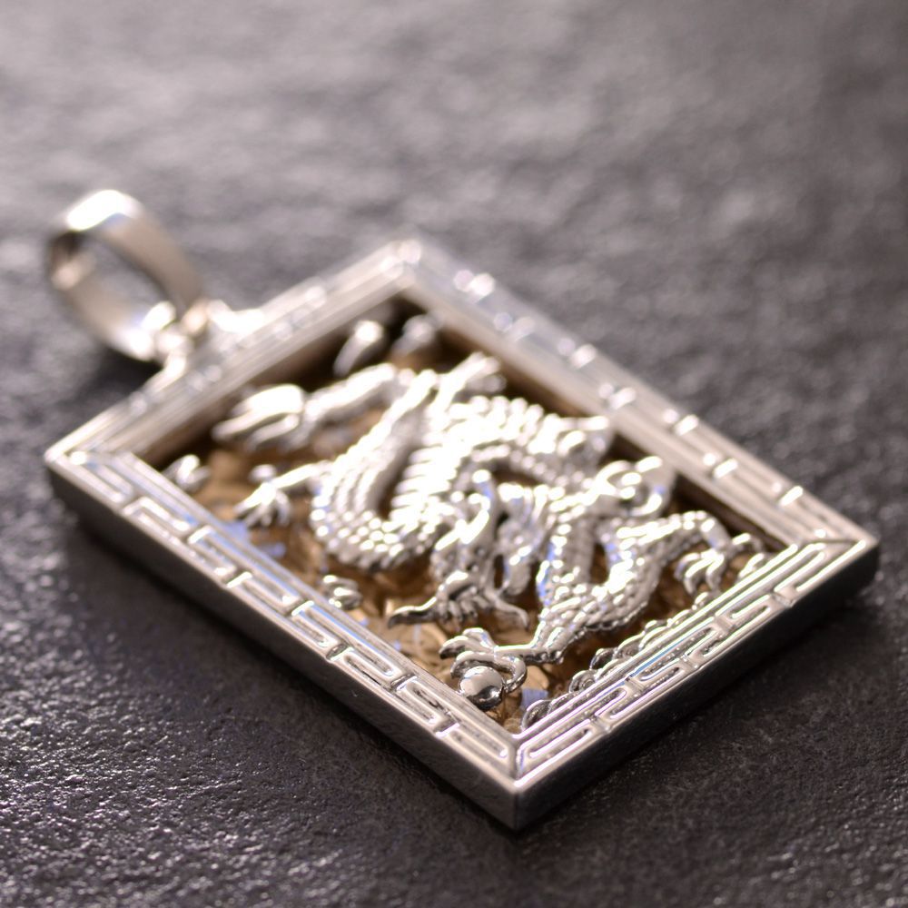 18Kドラゴン枠 馬25/1onz ネックレストップ 新品」純金 K24 ホース 馬