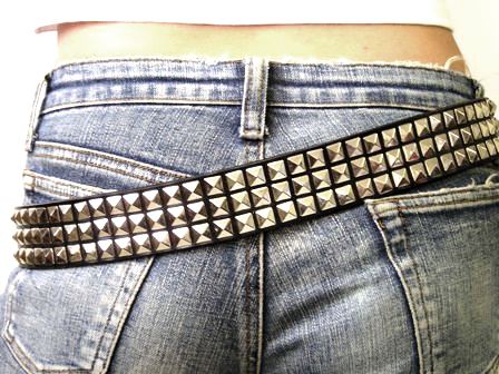 楽天市場】40ミリ幅 ブラック ハードコア パンクベルト3連 角