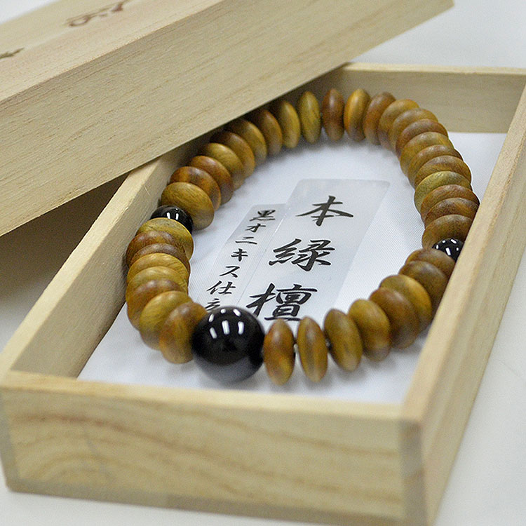 楽天市場】【腕輪念珠】本緑檀8寸平玉38玉【桐箱】オニキス仕立て