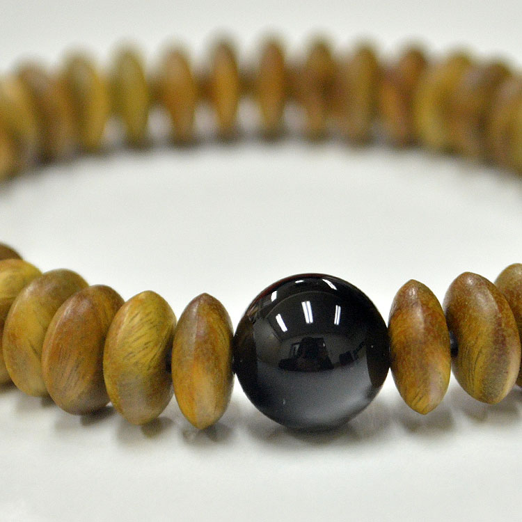 楽天市場】【腕輪念珠】本緑檀8寸平玉38玉【桐箱】オニキス仕立て