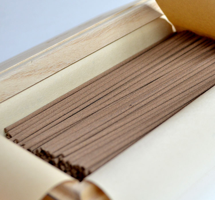 楽天市場】【沈香】【桐箱入り線香】【三大香木】【カメヤマ】「沈香