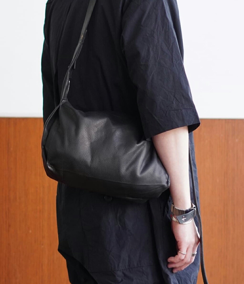 楽天市場】[P5倍]m.a+ : zipper medium rectangular shoulder : BM22Z
