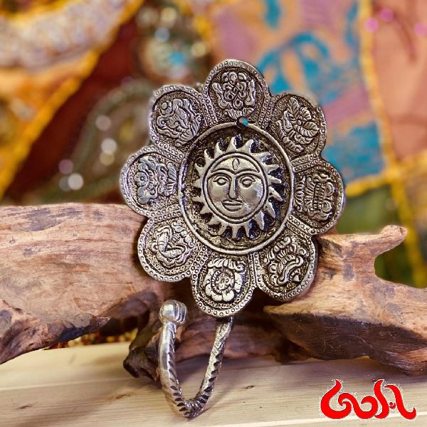 楽天市場】ヒンドゥーモチーフ 太陽神 真鍮 ハンガーフック 壁掛け