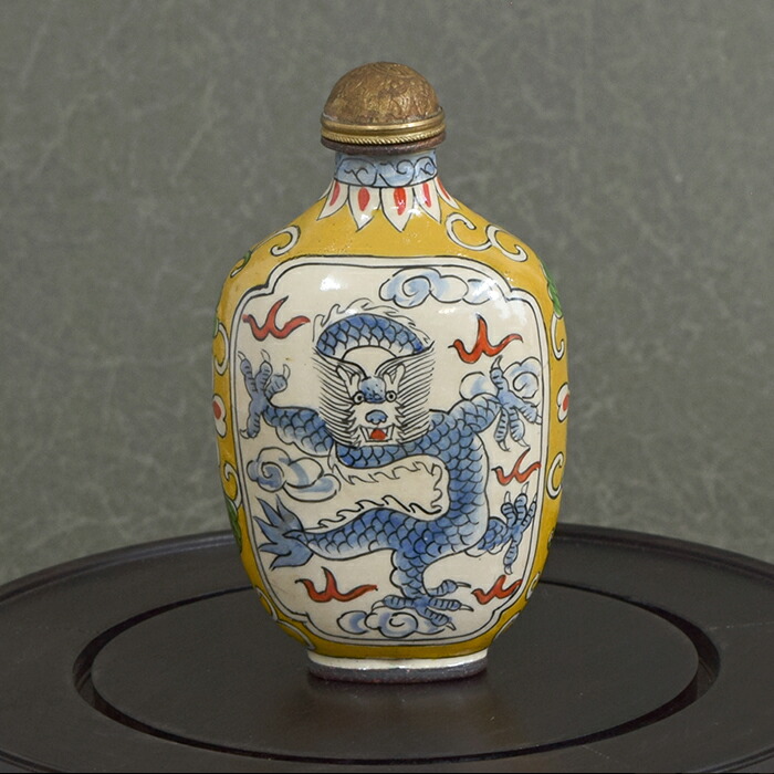 楽天市場】勇壮な龍が躍る鼻煙壺211027鼻煙壷 鼻煙壺 中国 芸術