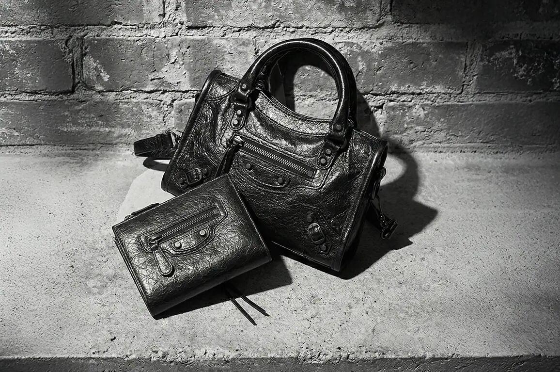 楽天市場 | AXES（アクセス）楽天市場店 - バレンシアガ シティ なぜ黒