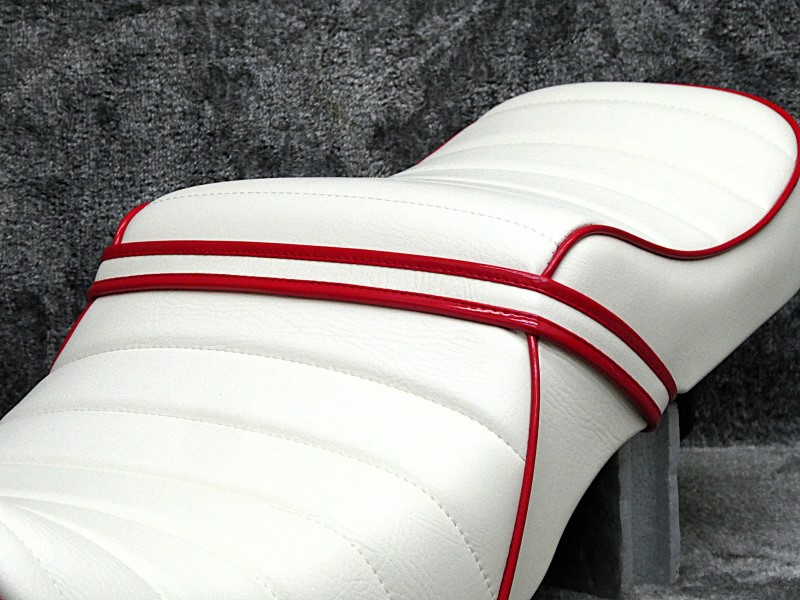 楽天市場】NC31 白赤皮 タックロールシート / CB400SF 前期