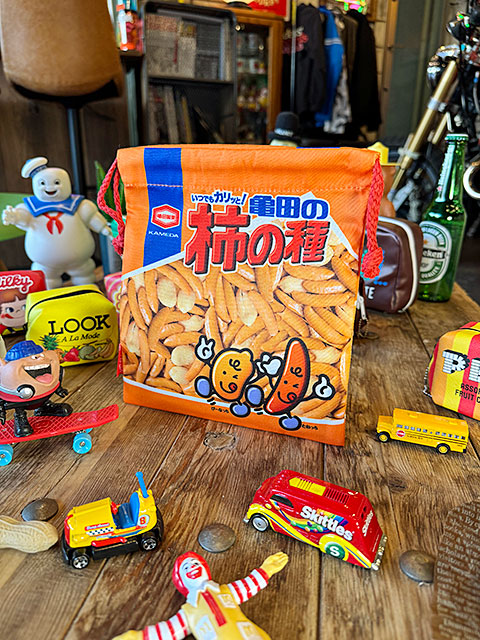 楽天市場】駄菓子屋シリーズ お菓子のキンチャク袋 （亀田の柿の種