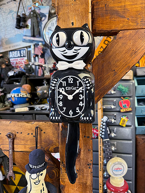 楽天市場】キット キャット クロック MADE IN U.S.A. キョロキョロと
