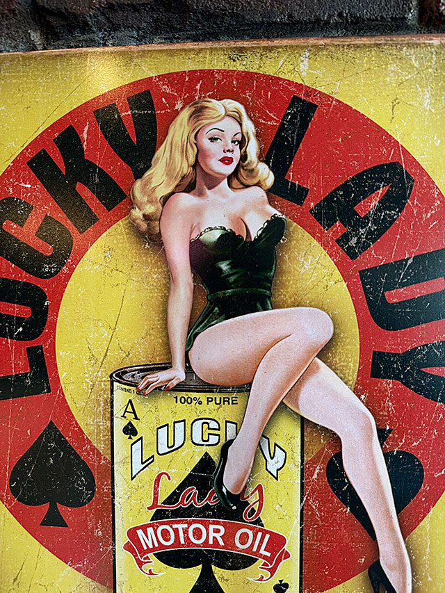 楽天市場】ラッキーレディ モーターオイル ピンナップガール ブリキ