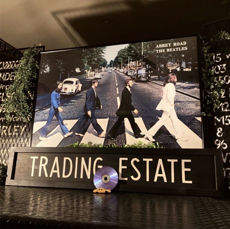 楽天市場】｢THE BEATLES ABBEY ROAD｣超超大型アートポスター(額入り